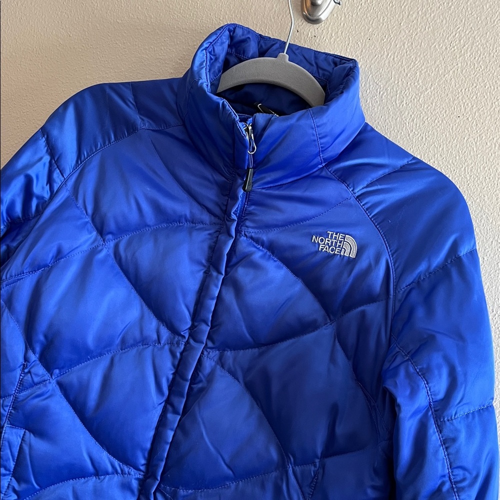The North Face 550 Puffer Jacket - Picture 2 of 8